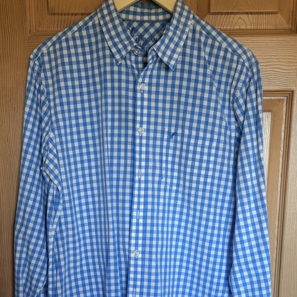 American Eagle Outfitters Long Sleeve Plaid Button Up